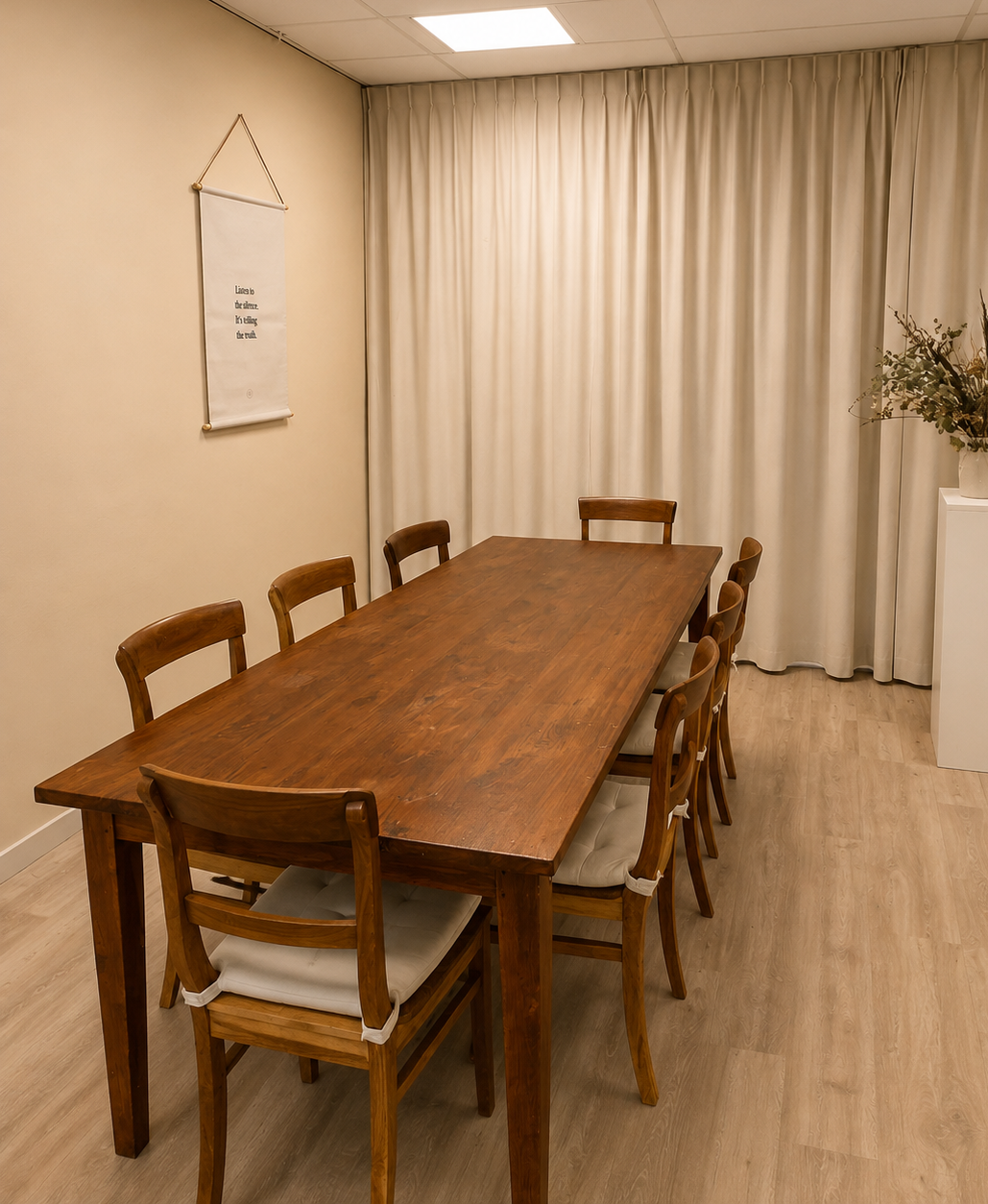 Vergadertafel bij Kloosterbeleving